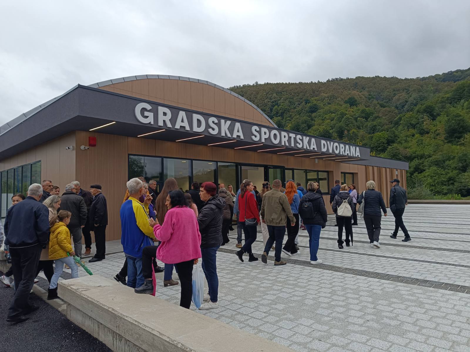 Read more about the article OTVORENA GRADSKA SPORTSKA DVORANA BOSANSKA KRUPA