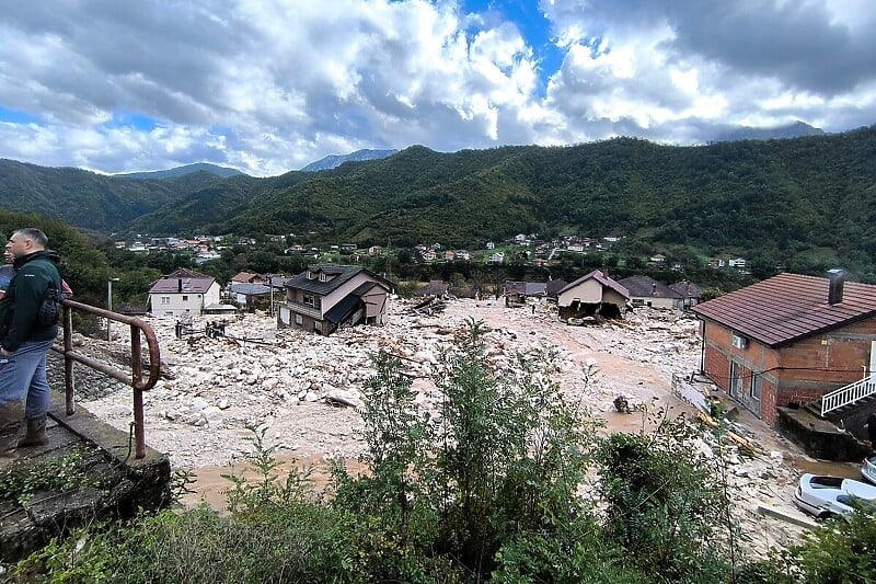 Read more about the article Nacionalna tragedija: Sumnja se da je broj poginulih u poplavama i odronima u Jablanici veći od 10