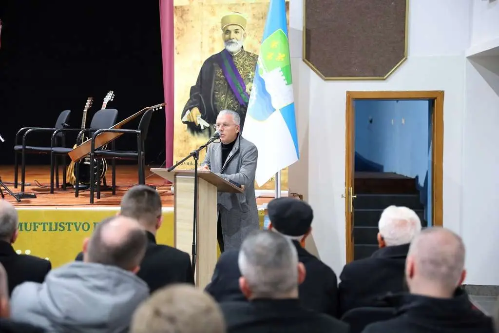 Bosanska Krupa - Akademijom obilježena 155. godišnjica rođenja reisa Džemaludina Čauševića