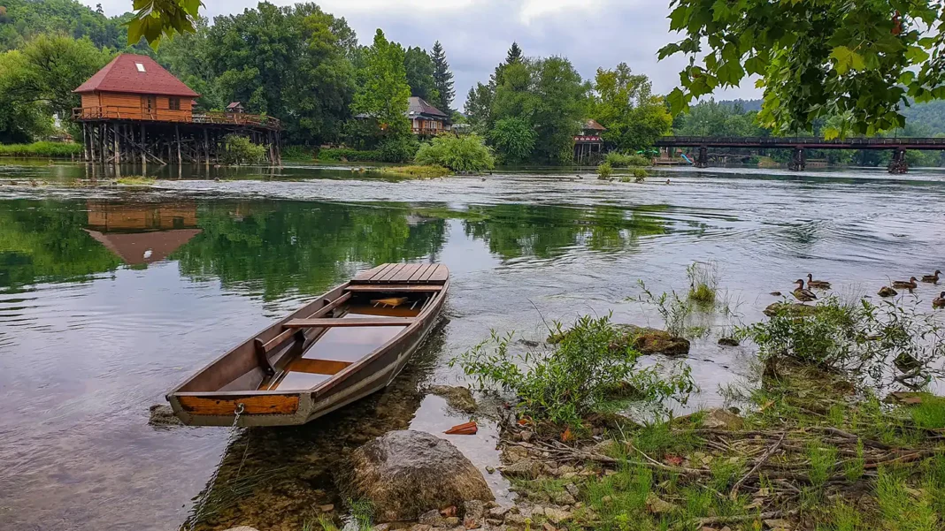Hidrometeorološka mjerenja u Bosanskoj Krupi jutros u 07:00 sati: temperatura zraka 5°C, vlažnost 100%, vodostaj Une 58 cm (NV).