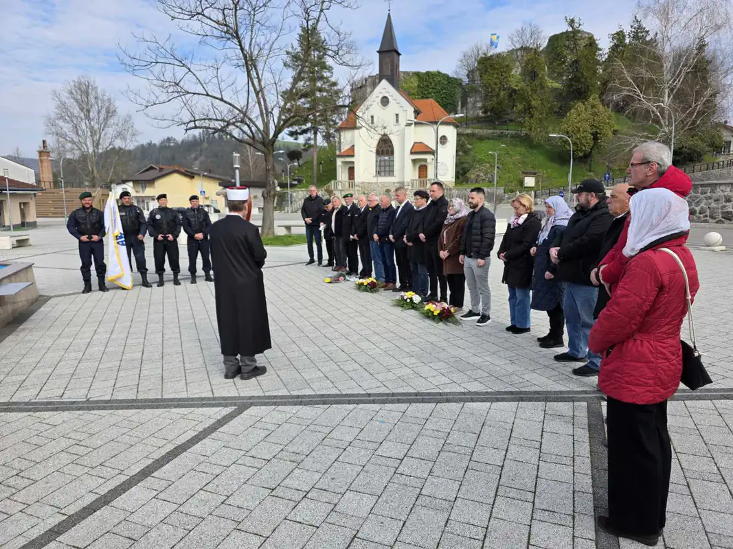 Dan šehida obilježen u Bosanskoj Krupi prigodnim programom Dan šehida obilježen u Bosanskoj Krupi prigodnim programom