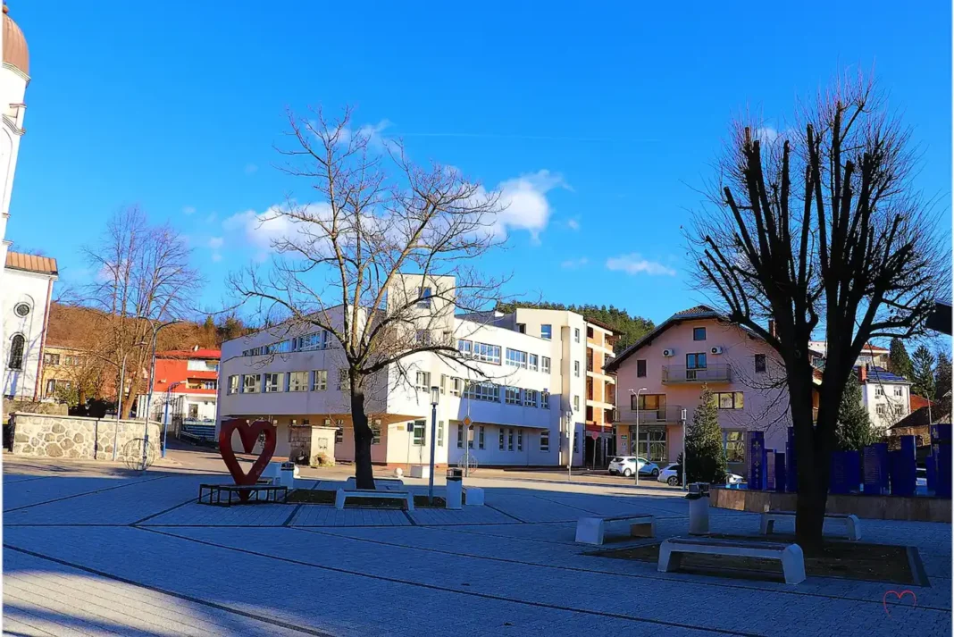 Danas u Bosanskoj Krupi očekuje se sunčano i toplo vrijeme tokom dana, sa maksimalnom temperaturom od 19 stepeni.