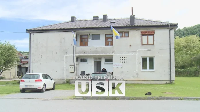 Grawe donacija DVD BK i Jezereski (9) Kompanije 'Grawe osiguranje' nastavila je realizaciju projekta društvene odgovornosti „GRAWE PODRŠKA“, kroz koji je ovoga puta donirala sredstva u iznosu od 3.000,00 KM vatrogasnim službama u Bosanskoj Krupi.