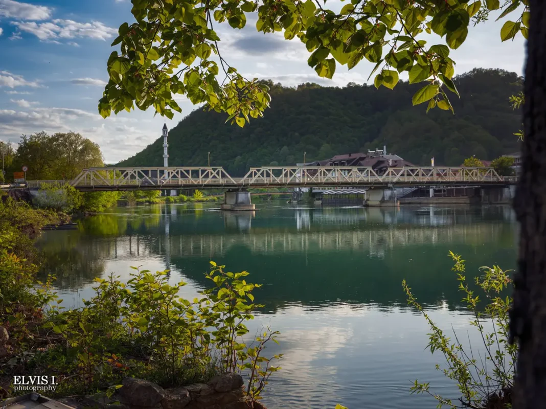 Servisne informacije za period od 30.04. do 04.05.2026. Hidrometeorološka mjerenja u Bosanskoj Krupi jutros u 07:00 sati: temperatura zraka 10°C, vlažnost 94%, vodostaj Une 13 cm (NV).