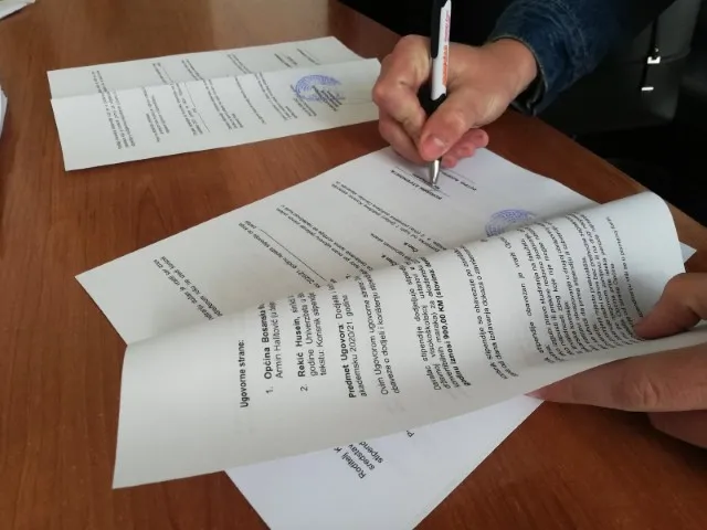 Potpisivanje ugovora o stipendiranju obaviti u srijedu, 6.5.2026. godine sa početkom u 09:00 sati u Velikoj Sali Doma kulture Bosanska Krupa