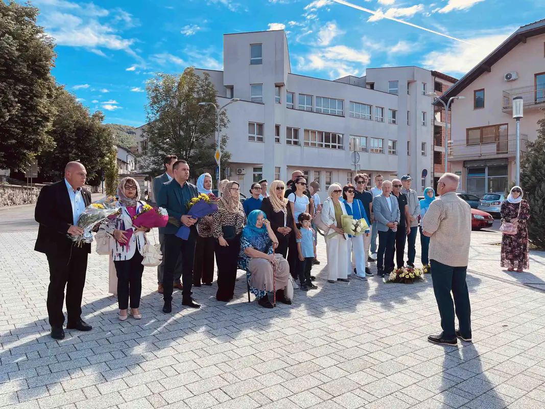 Bosanska Krupa: Obilježena 32. godišnjica pogibije komandanta 511. Slavne brdske brigade Mirsada Crnkića i njegovog pratioca Nihada Bužimkića