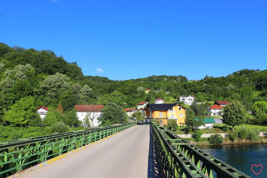 Hidrometeorološka mjerenja u Bosanskoj Krupi jutros u 07:00 sati: temperatura zraka 15°C, vlažnost 90%, vodostaj Une 44 cm (NV)