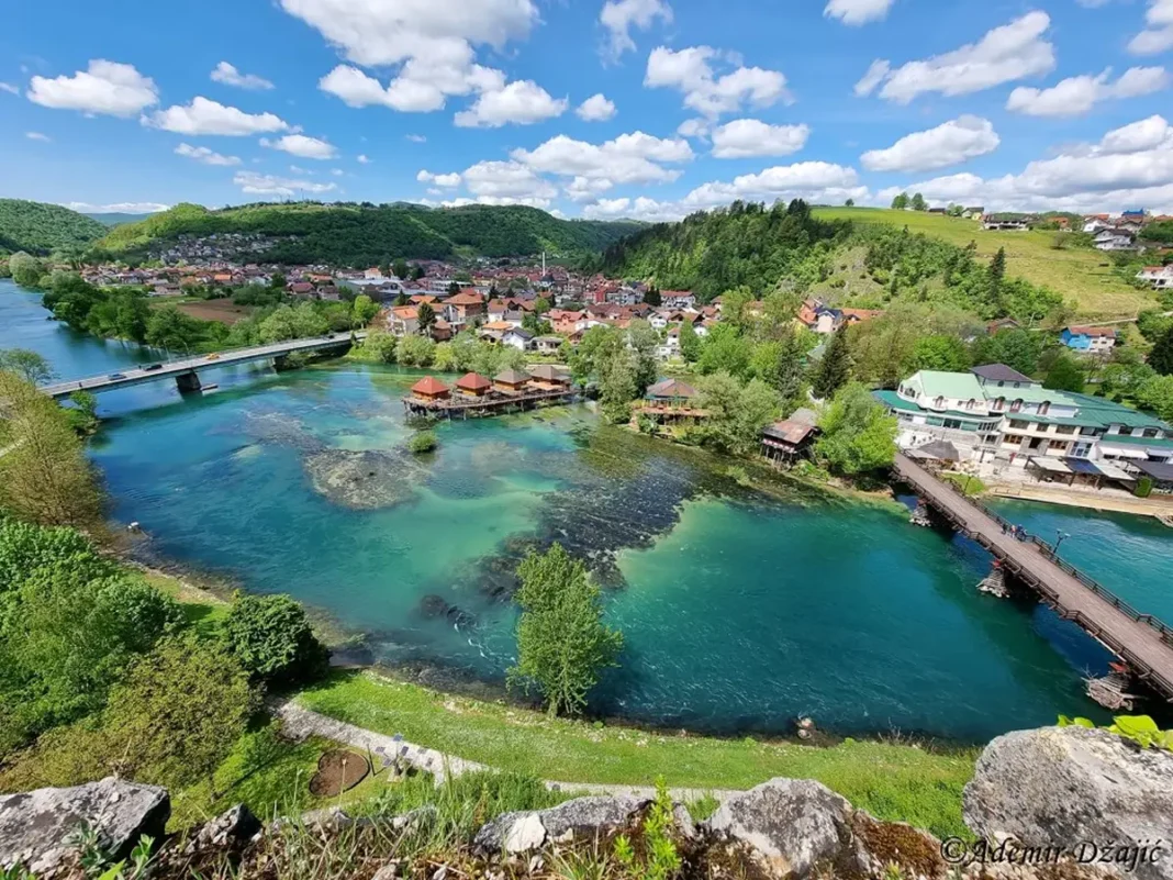 Servisne informacije – 09.07.2026. Hidrometeorološka mjerenja u Bosanskoj Krupi jutros u 07:00 sati: temperatura zraka 26°C, vlažnost 88%, vodostaj Une 26 cm (NV).
