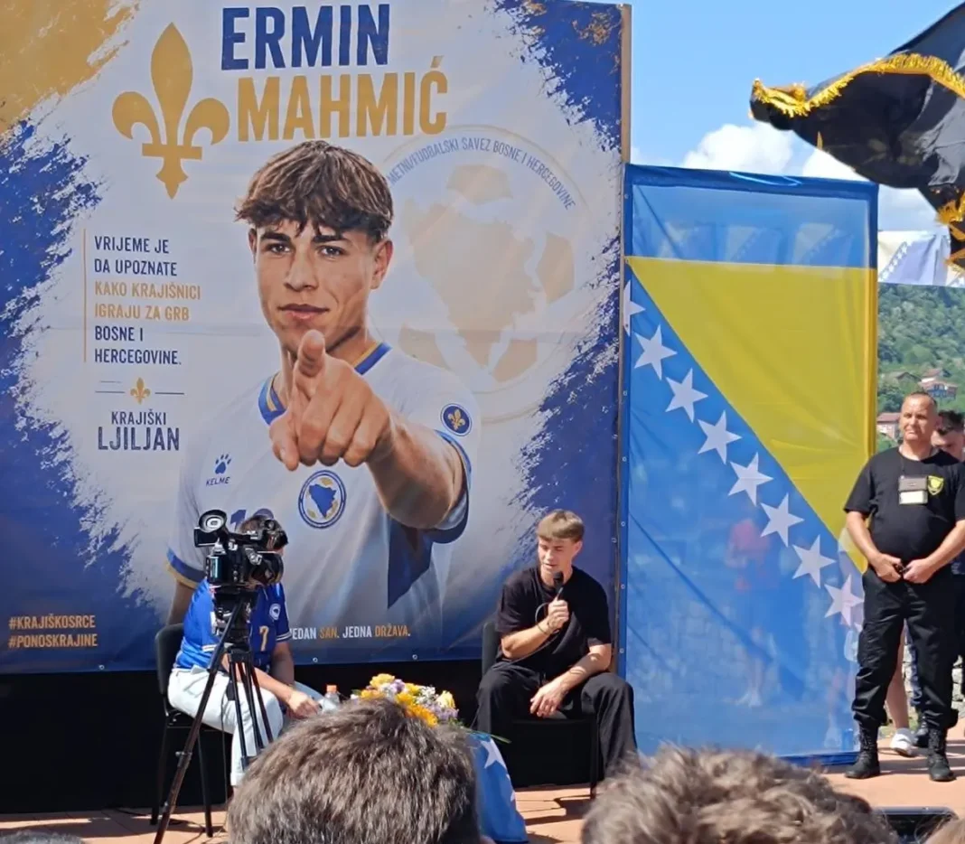 Krajiški Zmaj u Zmajevom gnijezdu – doček Ermina Mahmića u Bosanskoj Krupi Krajiški Zmaj u Zmajevom gnijezdu – doček Ermina Mahmića u Bosanskoj Krupi