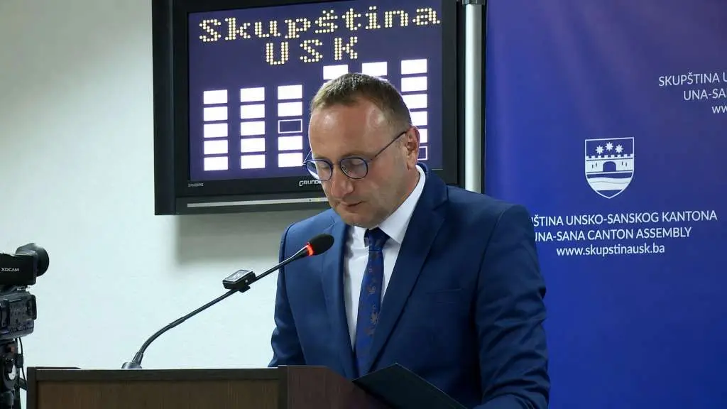 Za novog premijera USK-a imenovan je Ibrahim Dizdarić (POMAK), donedavni šef detašmana Federalne uprave policije u Bihaću.