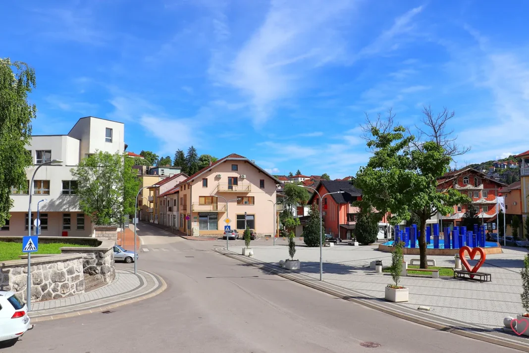 U Bosanskoj Krupi danas preovladava sunčano i suho vrijeme, uz najvišu temperaturu do 30°C. Jutro je svježe, oko 17°C, pa je za ranije sate preporučljiva laka jakna