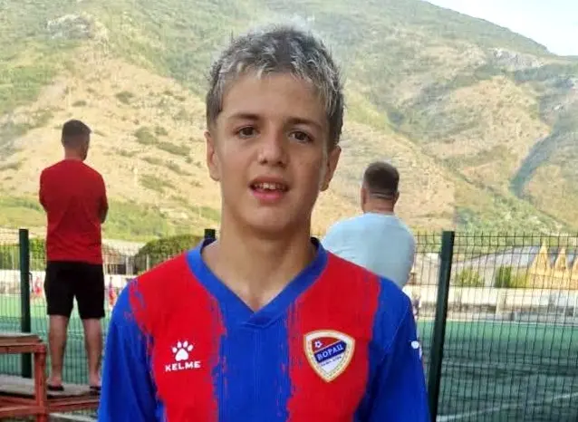 Na spisku U 15 reprezentacije Bosne i Hercegovine našao se i Khan Ezić momak iz Bosanske Krupe koji nastupa za Borac iz Banja Luke.