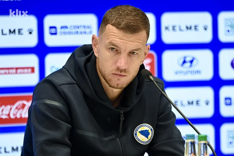 Veliki Edin Džeko se 2. oktobra protiv Švedske oprašta od dresa reprezentacije Bosne i Hercegovine Kapiten nogometne reprezentacije Bosne i Hercegovine Edin Džeko će se 2. oktobra 2026. godine na utakmici protiv Švedske oprostiti od dresa reprezentacije BiH.