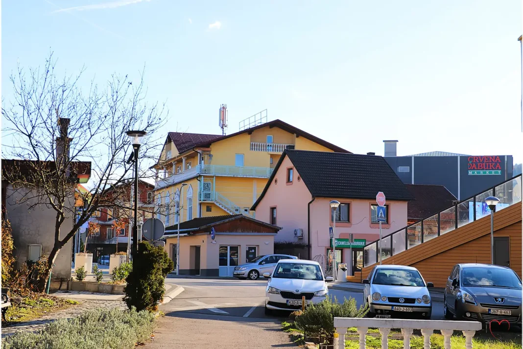 Hidrometeorološka mjerenja u Bosanskoj Krupi jutros u 07:00 sati: temperatura zraka 11°C, vlažnost 99%, vodostaj Une 8 cm (NV).