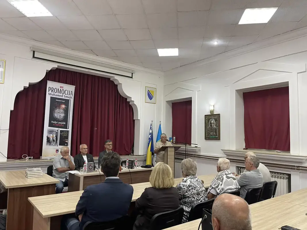 U Bosanskoj Krupi održana promocija knjige „Pasija i pasjaluk u Sarajevu“ U Bosanskoj Krupi održana promocija knjige „Pasija i pasjaluk u Sarajevu“