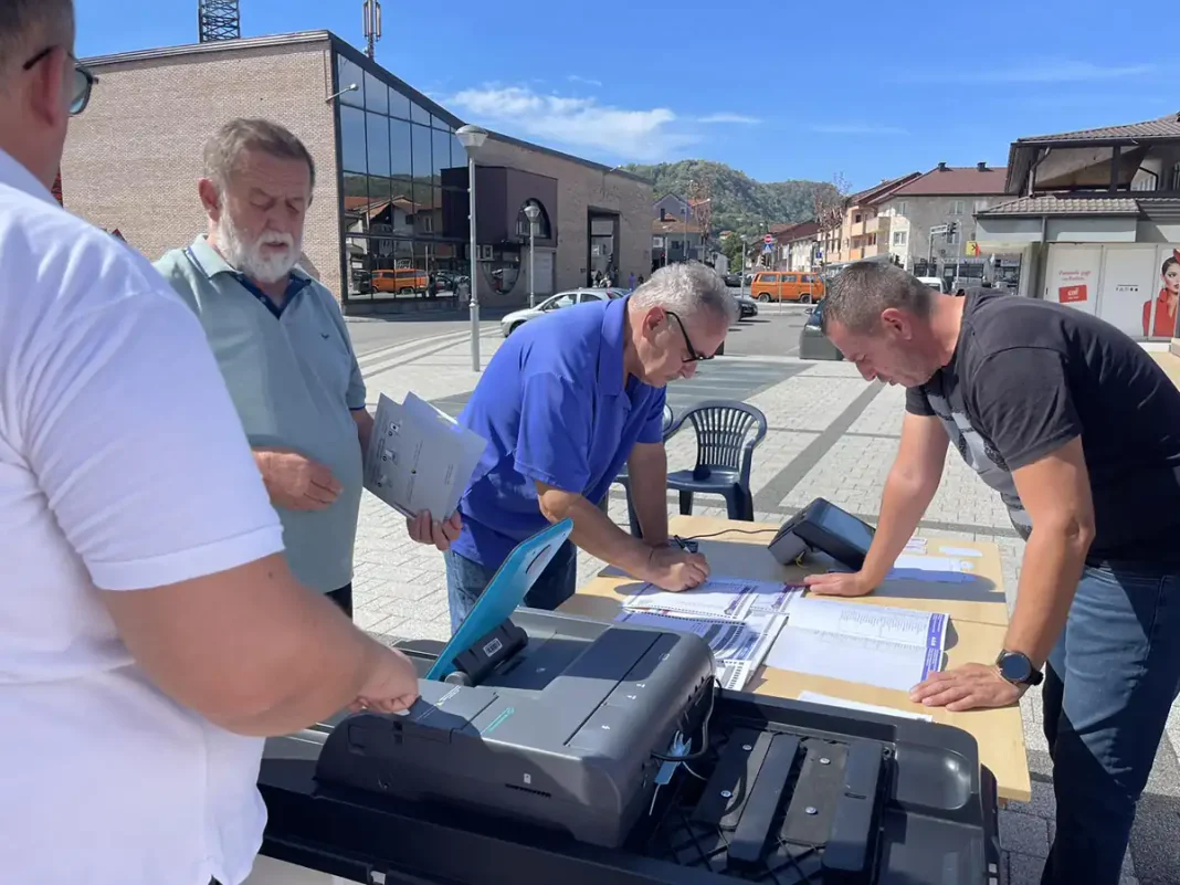 Bosanska Krupa: Održano probno glasanje na SIT uređajima Bosanska Krupa: Održano probno glasanje na SIT uređajima