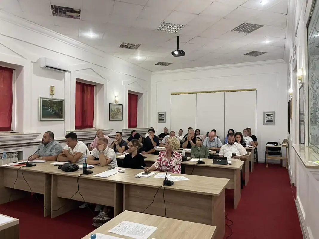 Održana XX. redovna sjednica Gradskog vijeća Grada Bosanska Krupa U ponedjeljak, 31. augusta u Maloj sali Javne ustanove „Kulturno-sportski centar“ u Bosanskoj Krupi, održana je XX. redovna sjednica Gradskog vijeća Grada Bosanska Krupa, saziv 2024.-2028.