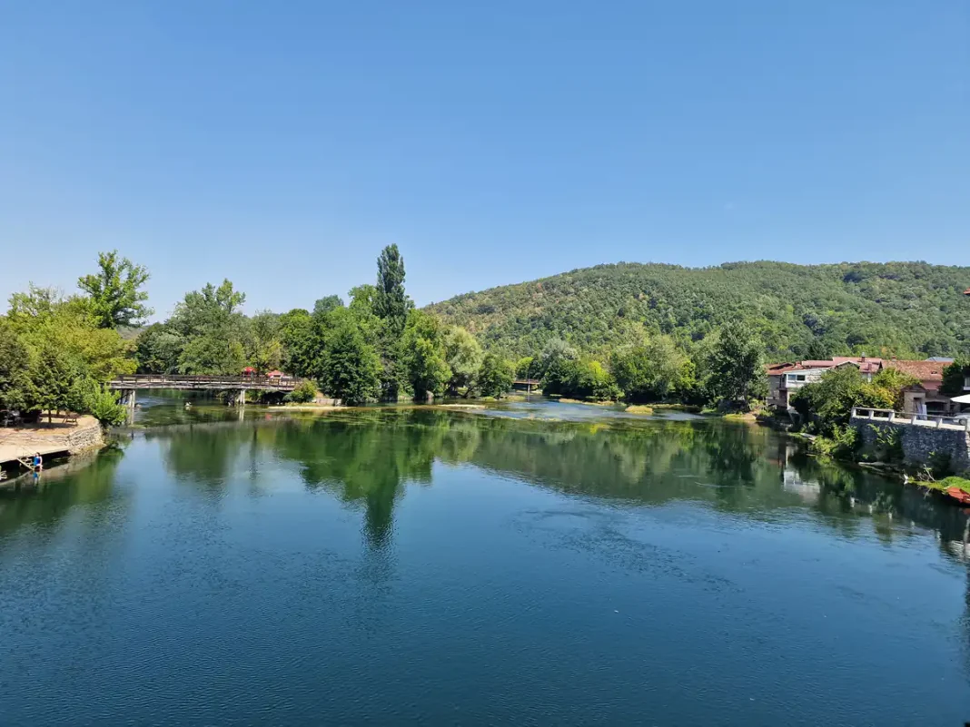Vremenska prognoza za Bosansku Krupu Danas u Bosanskoj Krupi bez padavina, ali s velikom razlikom između jutra i poslijepodneva.