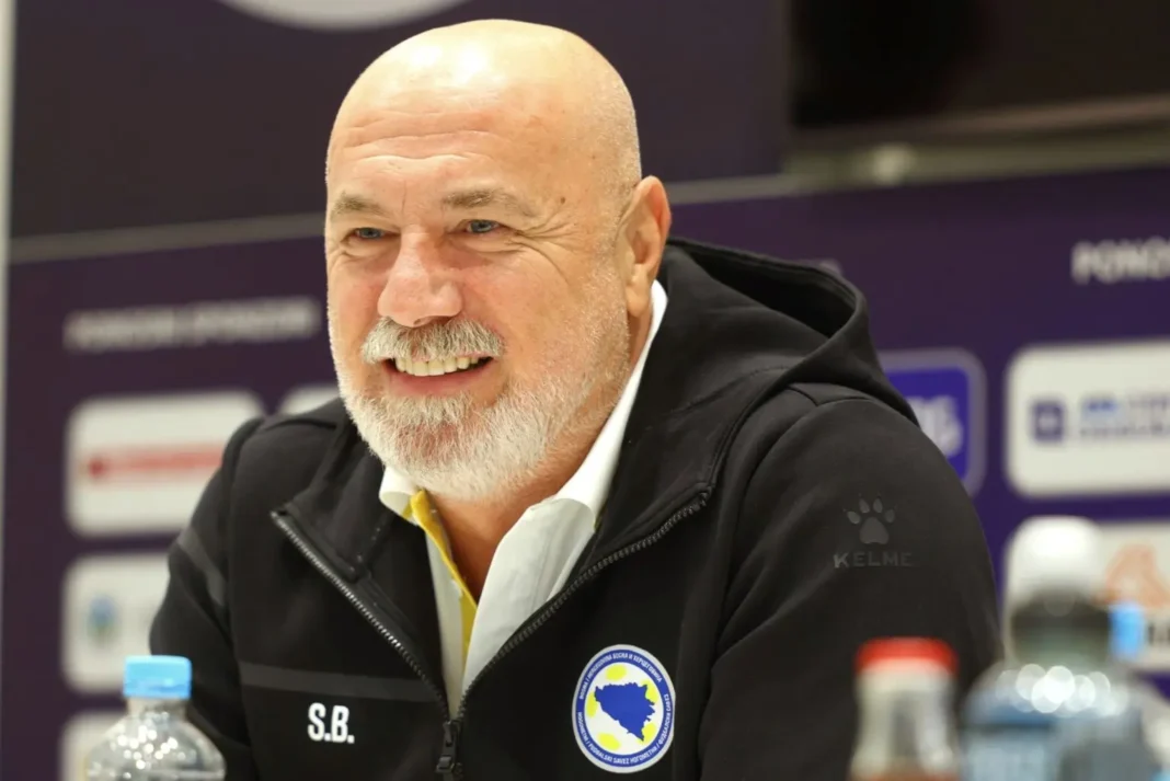 Sergej Barbarez objavio spisak: Jedno potpuno novo ime Selektor „A“ reprezentacije Bosne i Hercegovine Sergej Barbarez objavio je spisak od 26 igrača za novembarske utakmice UEFA Lige nacija protiv Švedske i Rumunije.