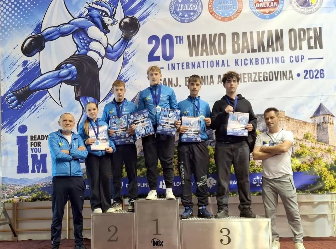 Sjajan uspjeh KBS „Serhat“ Bosanska Krupa: Sedam medalja na WAKO Balkan Openu u Tešnju KBS Serhat Bosanska Krupa osvojio je sedam medalja na WAKO Balkan Openu 2026. u Tešnju. Svi takmičari kluba vratili su se s medaljama.